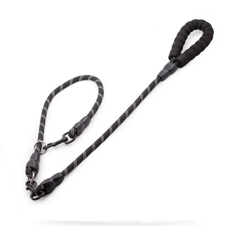Retractable nylon dog lead with reflective lanyard in red for large breeds