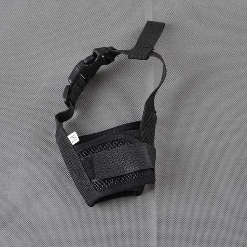 Adjustable plastic dog muzzle shown in multiple colours and sizes for medium and large breeds.