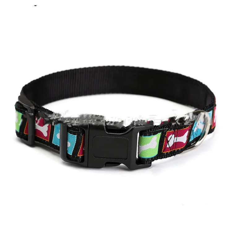 Nylon weaving mark pet collar with dog paw pattern in blue on white background
