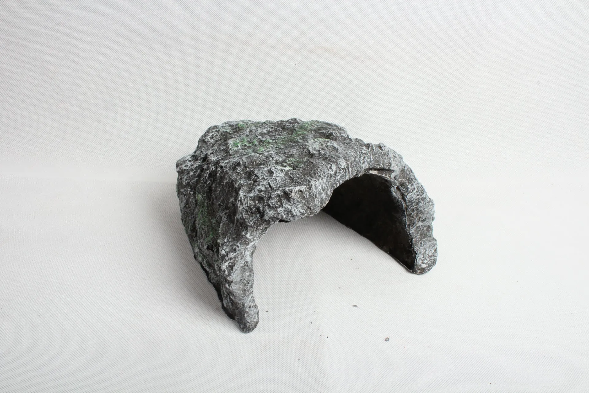 Borozo resin reptile cave hideout for tortoise snake lizard, small and large sizes, as shown colour