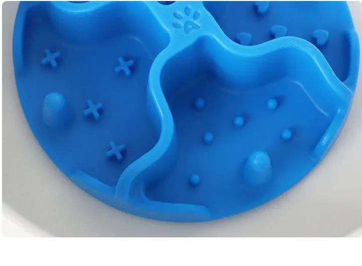 Dog licking pad silicone sucker anti-choke in blue with textured surface and suction base