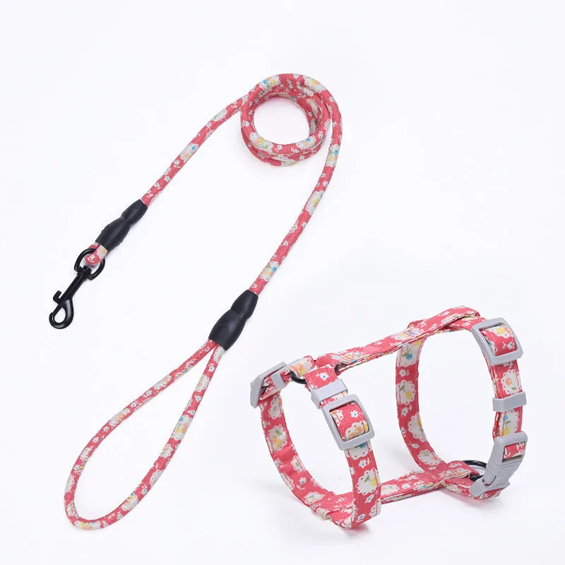Cat I-shaped chest harness in blue with metal accessories and 150cm rope lead on white background