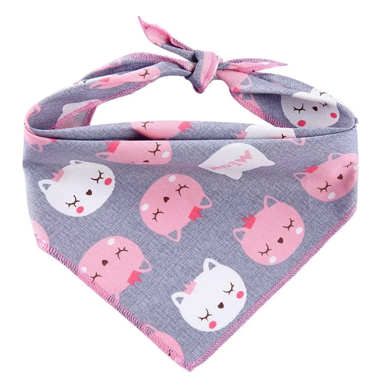Triangle dog scarf in 100% cotton with waterproof bib, available in L or XL size