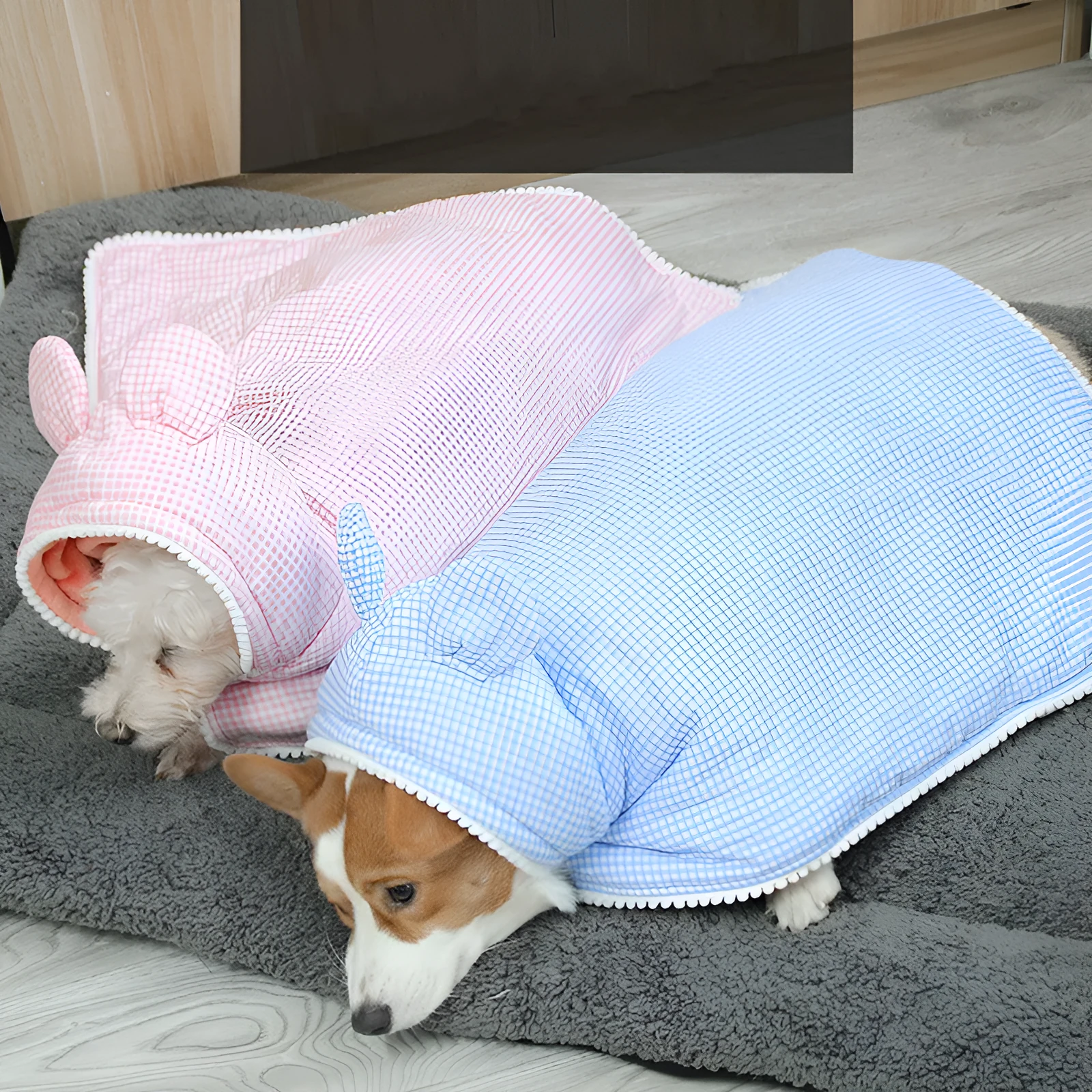 Cute plaid cotton dog cloak in blue grid, shown as a pet quilt with Chinese style, size M