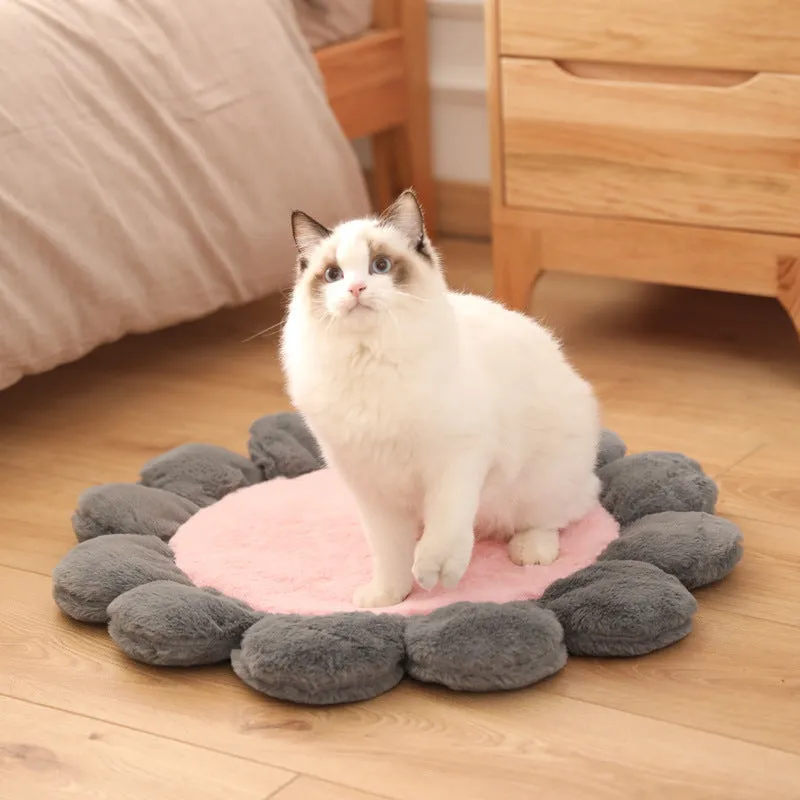 Cute pet flower mat in Coral Fleece and Cotton for dogs and cats, available in Green Grey Pink sizes 60cm and 110cm
