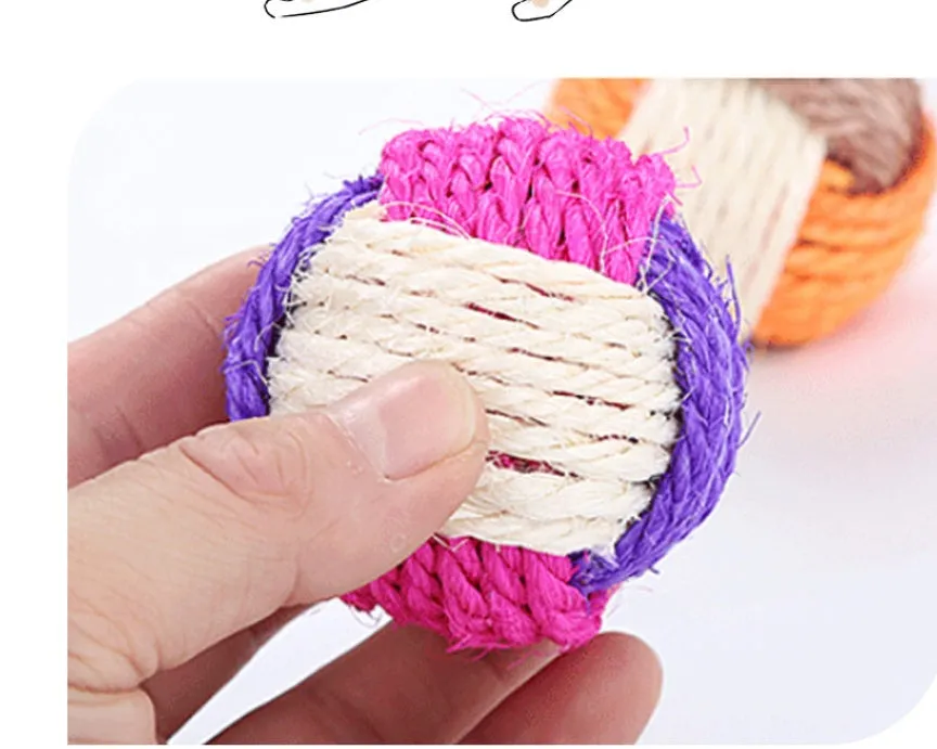 Three-color natural sisal cat bite toy ball 26g 6cm diameter on neutral background