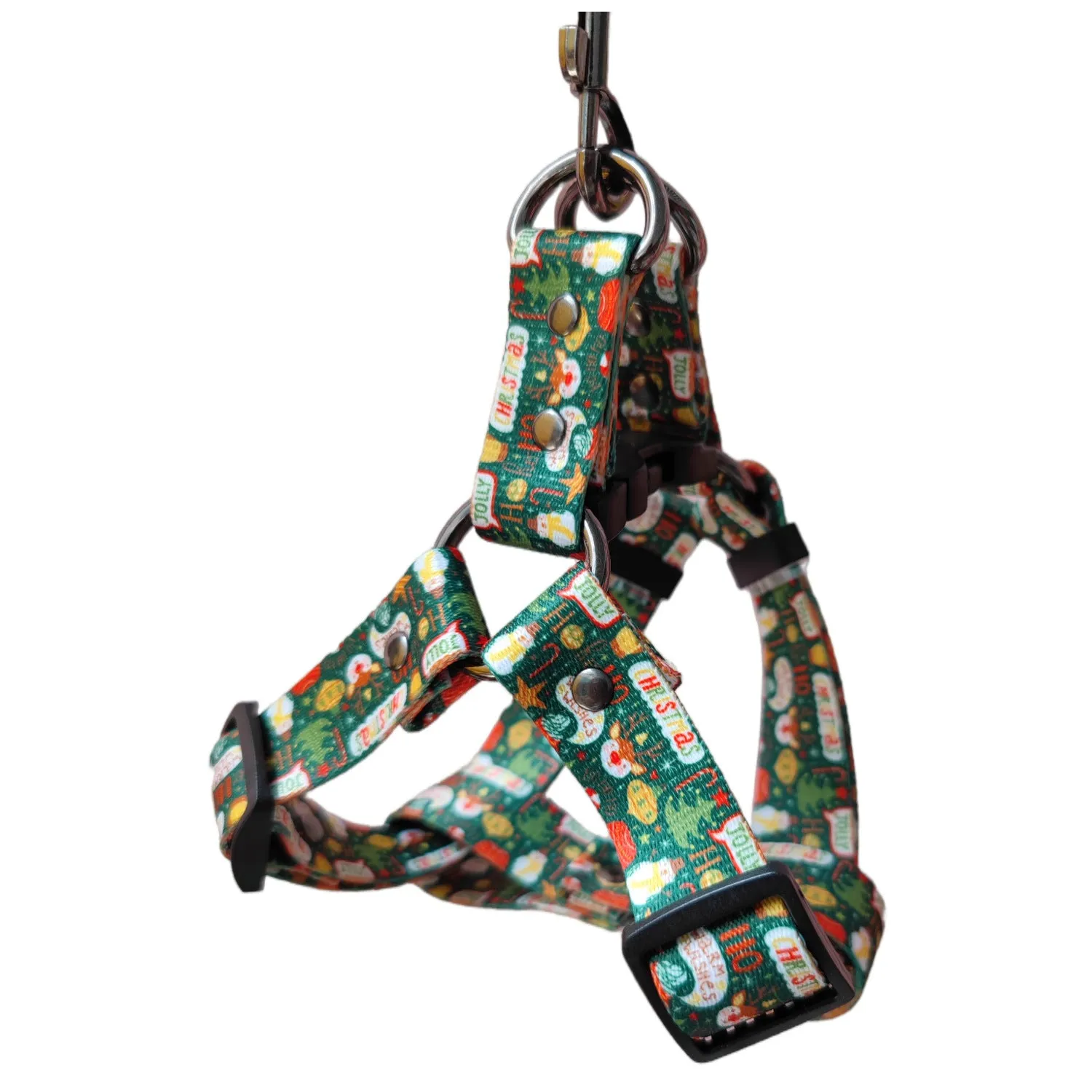 Christmas dog leash chest harness set in red polyester with printed pattern, includes collar and rope