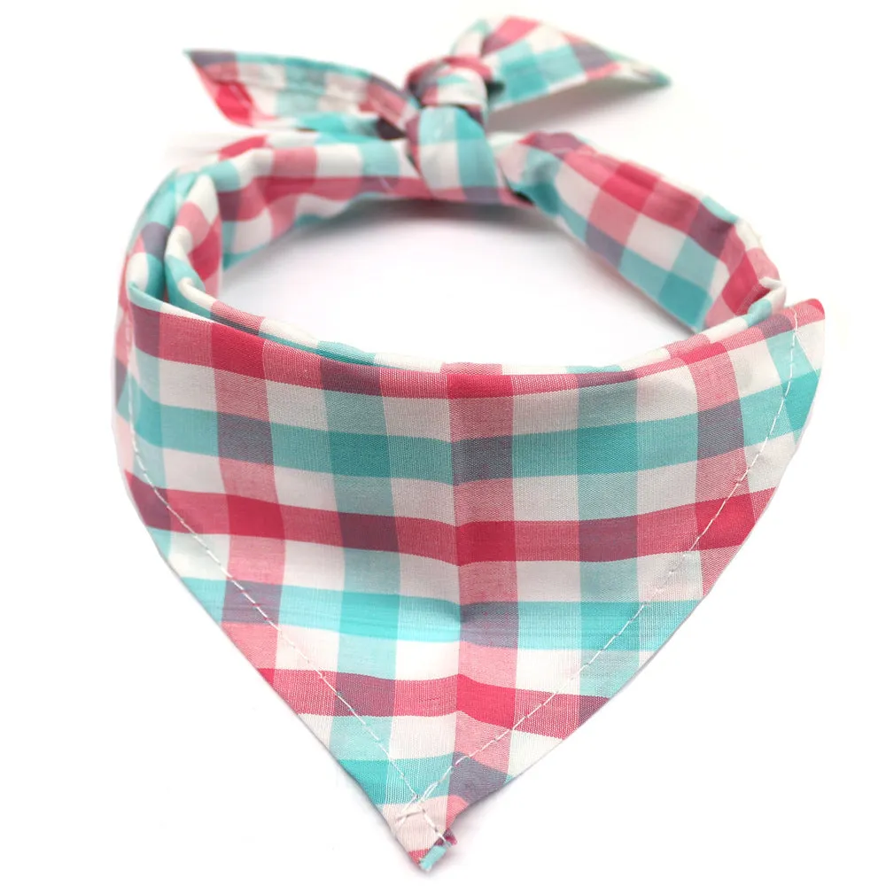Plaid cotton triangle scarf for dogs and cats in pure cotton with check print and tie closure