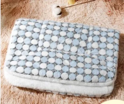 Fashion Pet Cat Four Seasons Mat Blanket thickened double-sided lamb wool flannel seat cushion in gray with bone pattern for cats