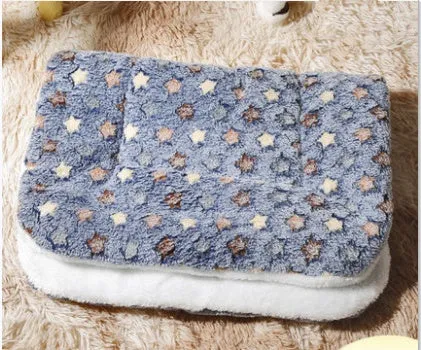 Fashion Pet Cat Four Seasons Mat Blanket thickened double-sided lamb wool flannel seat cushion in gray with bone pattern for cats