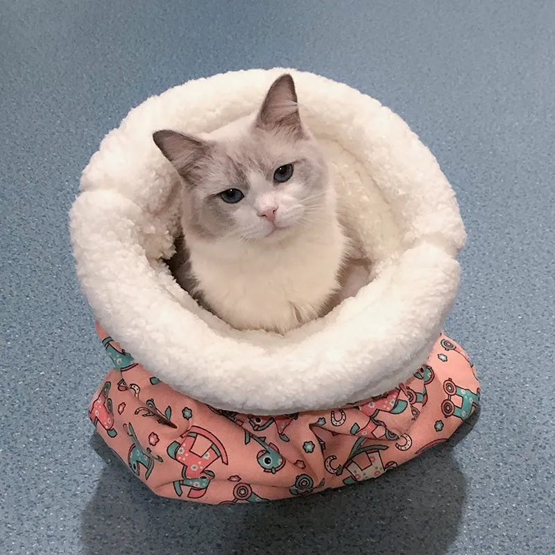 Lambswool thickened pocketable cat nest 55x45cm in green with white inner lining for small dogs