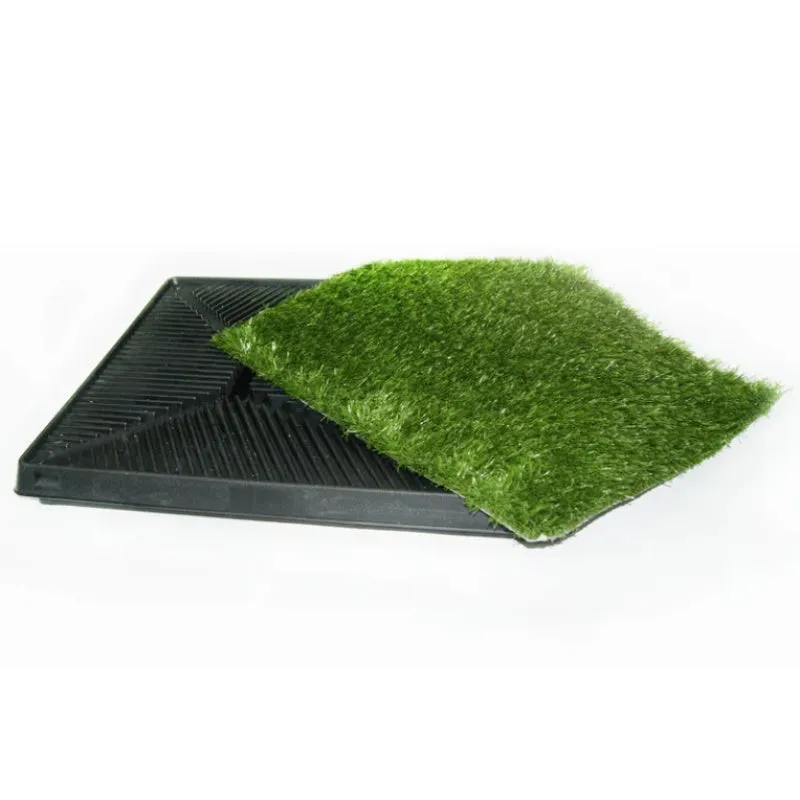 Flushing pet lawn toilet for dogs and cats with artificial turf and tray, 64x51x6.4cm, PE and PP construction