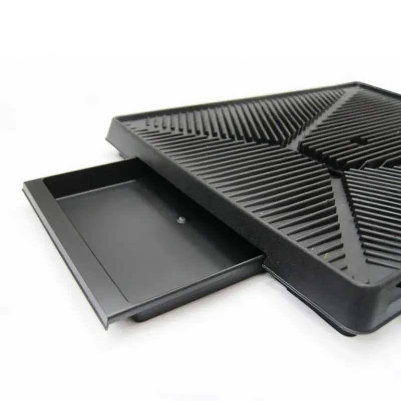 Flushing pet lawn toilet for dogs and cats with artificial turf and tray, 64x51x6.4cm, PE and PP construction
