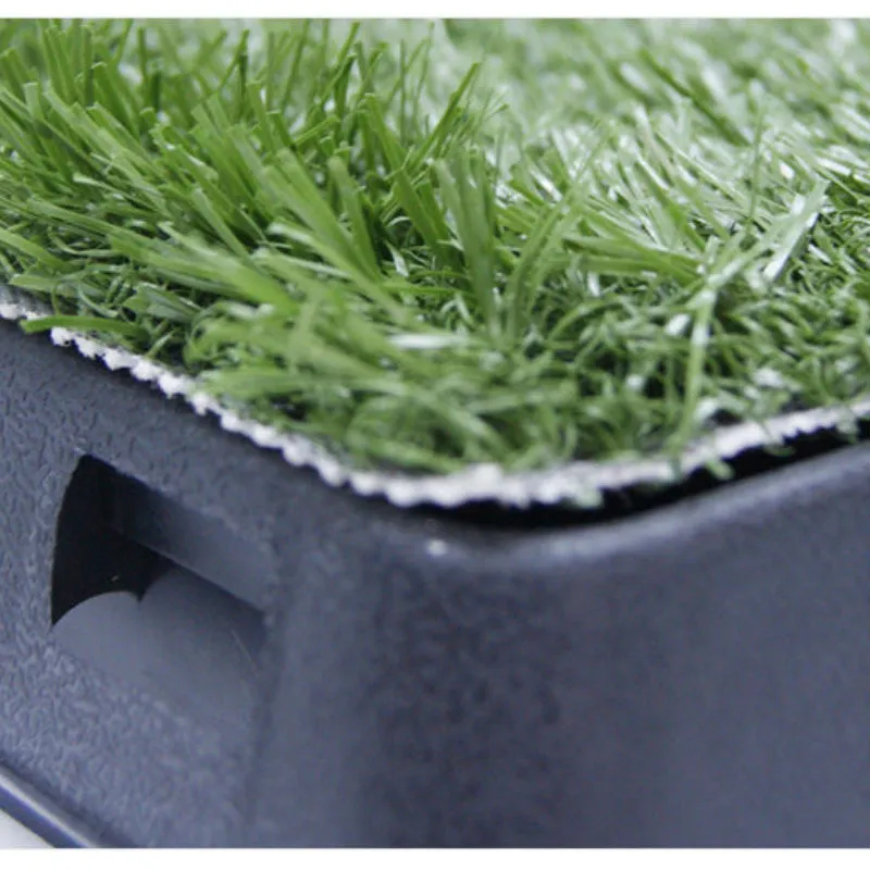 Flushing pet lawn toilet for dogs and cats with artificial turf and tray, 64x51x6.4cm, PE and PP construction