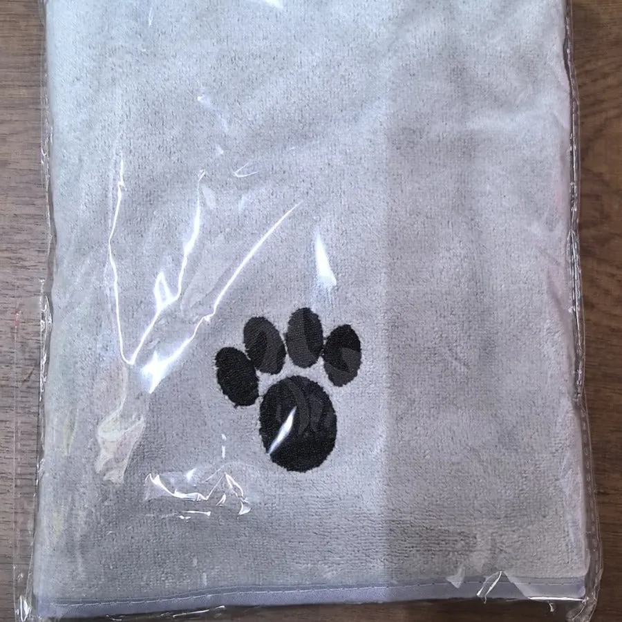 Pet microfiber bath towel in pink, blue, green, dark brown, and light gray for dogs and cats