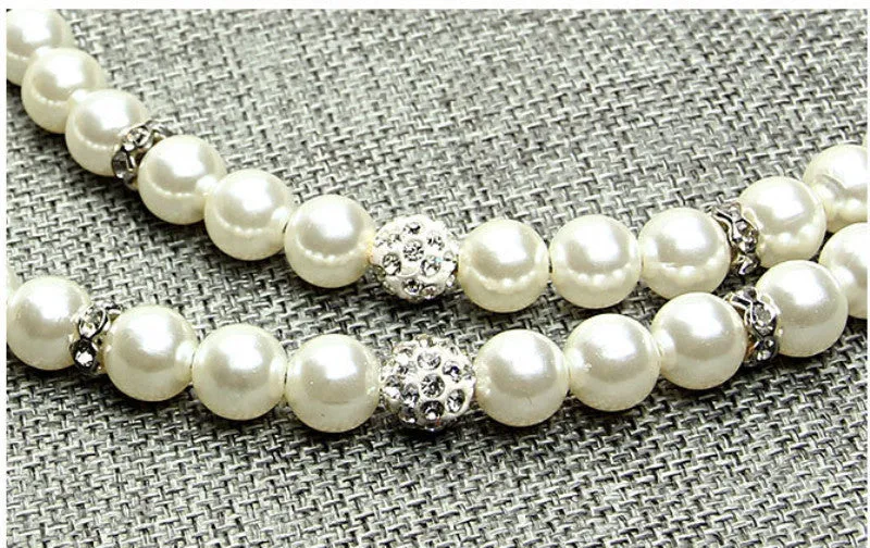 White pearl dog collar and leash set on white background, non-retractable 120 cm leash available in S M L sizes
