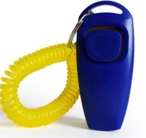 Multifunctional 2-in-1 dog training clicker and whistle in black, PC material, 7.5cm length