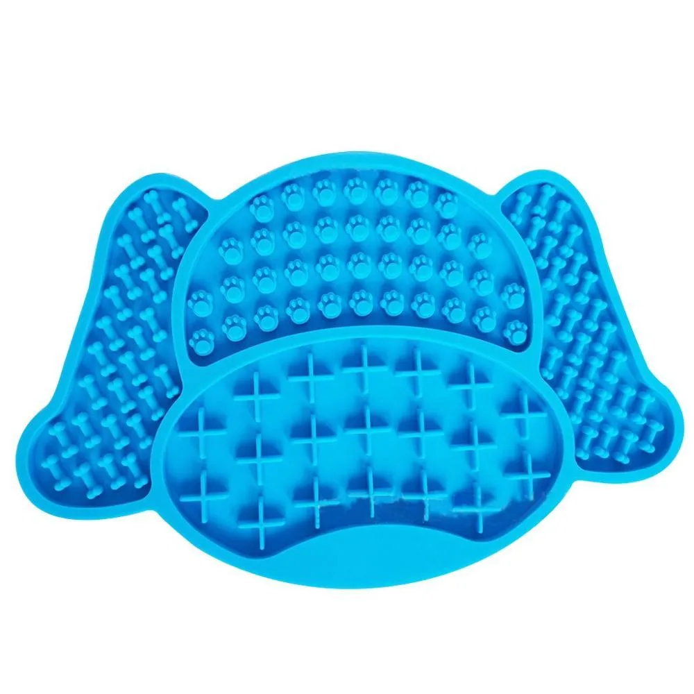 Silicone dog lick pad in red, 22 x 14.5 cm, with textured surface for slow feeding and anxiety relief