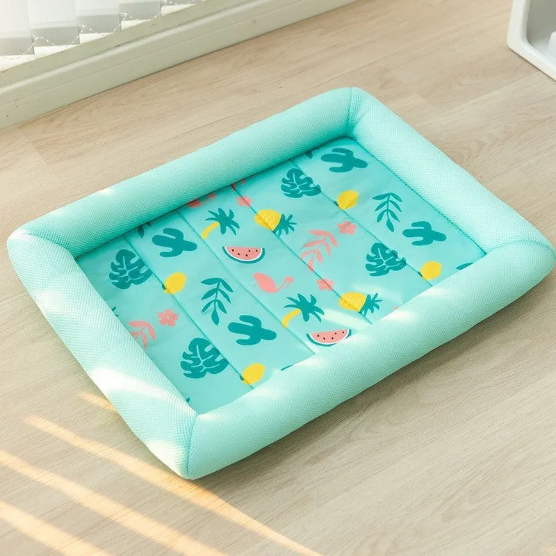 Pet dog cooler sandwich enclosure mat in Oxford cloth with print design, size L, colour avocado green, on floor