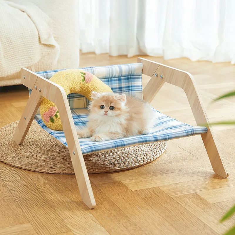 Wooden elevated cat beach chair bed with cloth hammock in green and blue colour options