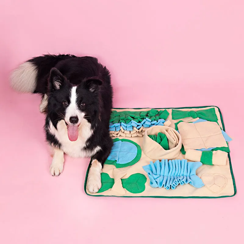 Snuffle mat for dogs, 60x60cm polar fleece feeding blanket with treat-hiding strips, Europe and America style