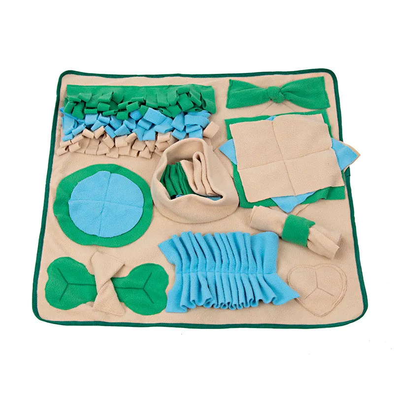 Snuffle mat for dogs, 60x60cm polar fleece feeding blanket with treat-hiding strips, Europe and America style