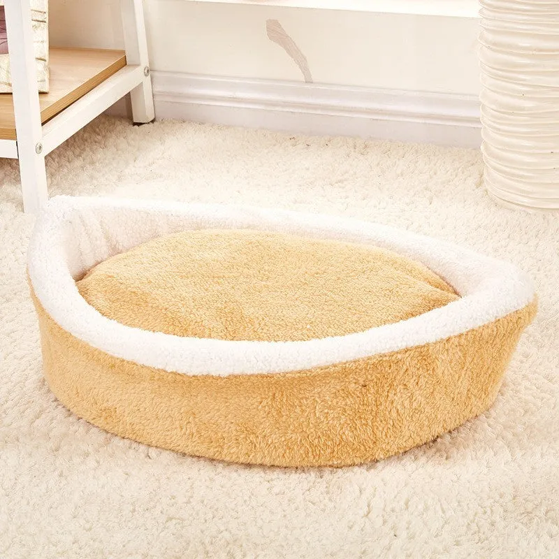 Removable hamburger-style pet nest in beige with zipper closure, size M 45x35 cm, fibre and PP cotton construction