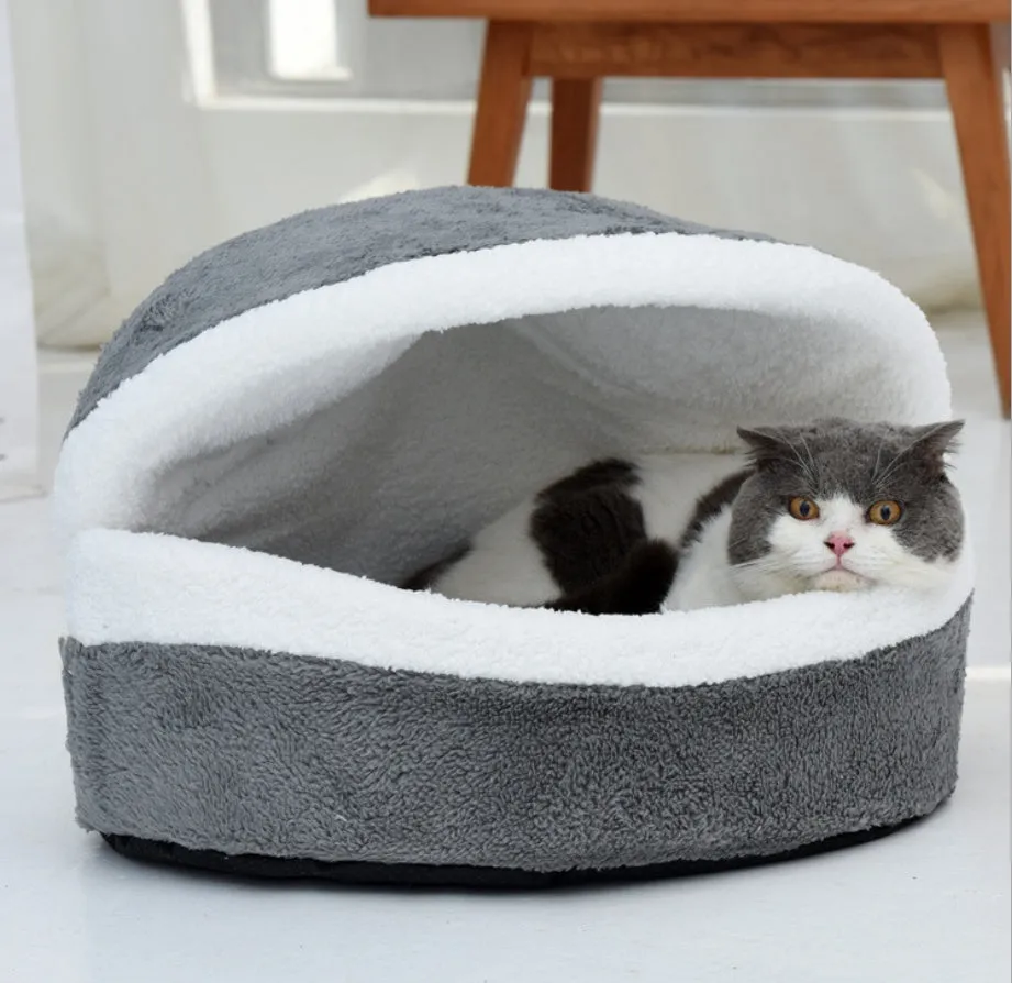 Removable hamburger-style pet nest in beige with zipper closure, size M 45x35 cm, fibre and PP cotton construction