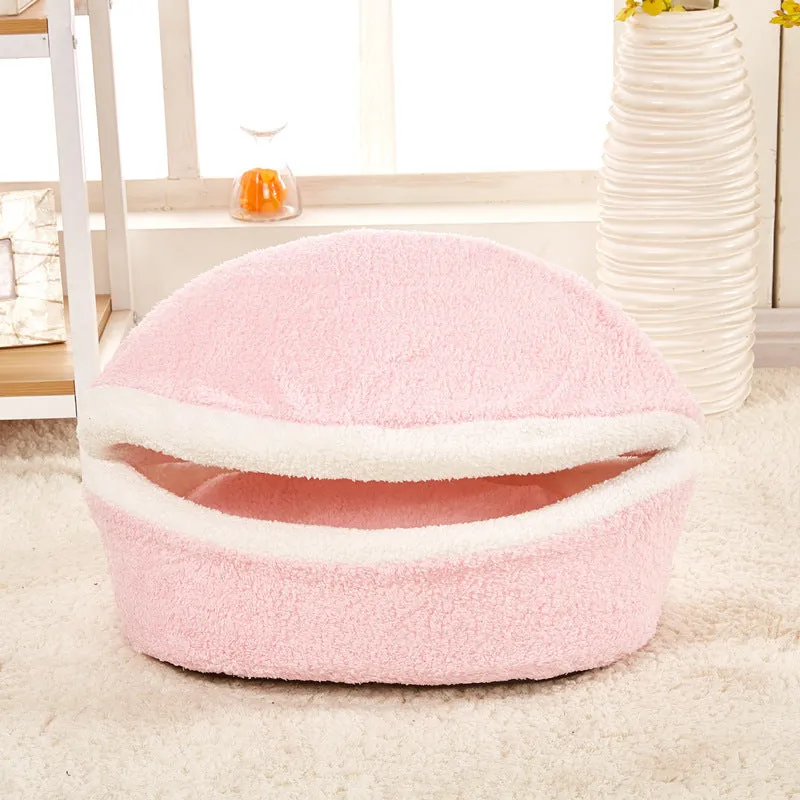 Removable hamburger-style pet nest in beige with zipper closure, size M 45x35 cm, fibre and PP cotton construction