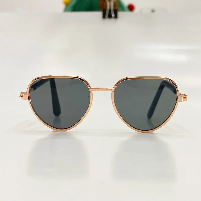 Creative fashion mini pet cat sunglasses with metal frame, spring temples, and round lenses in a colourful style