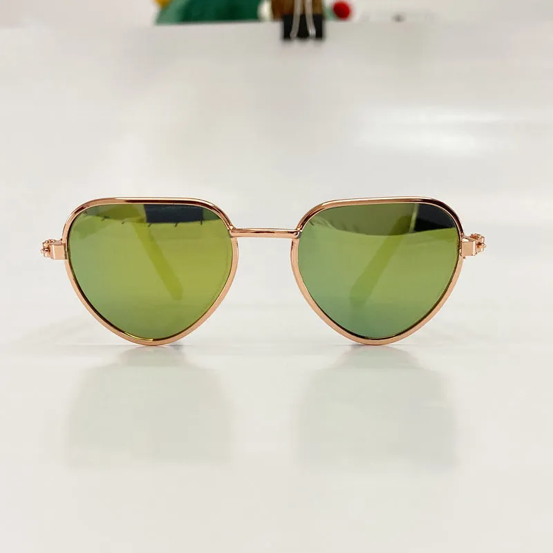 Creative fashion mini pet cat sunglasses with metal frame, spring temples, and round lenses in a colourful style