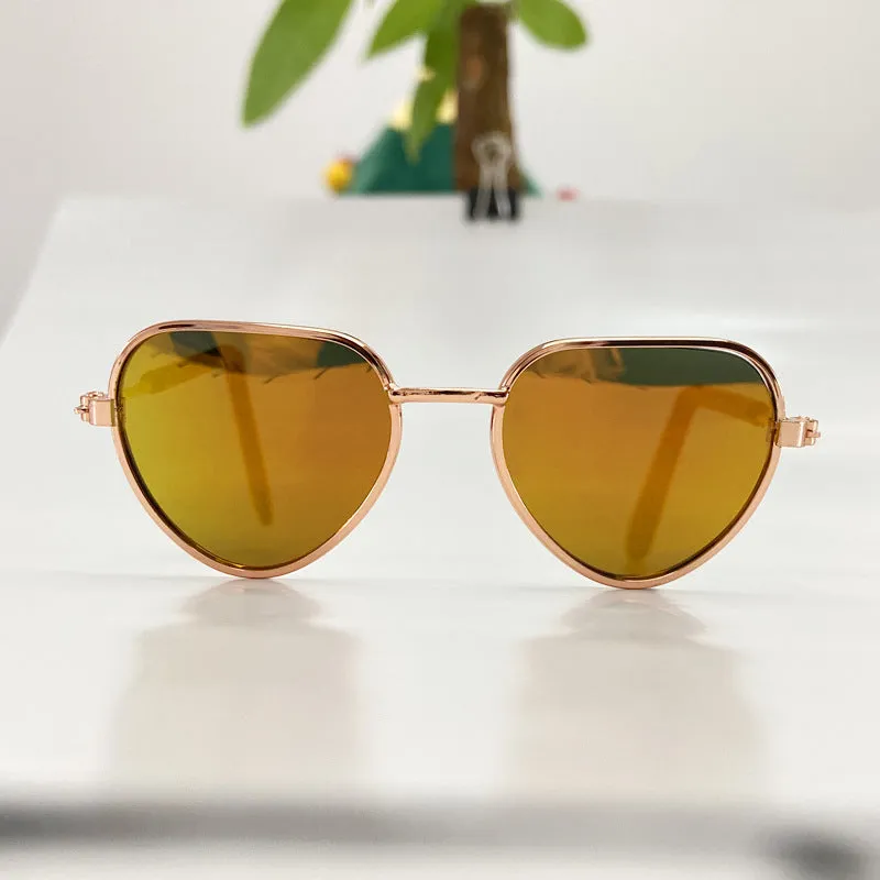 Creative fashion mini pet cat sunglasses with metal frame, spring temples, and round lenses in a colourful style