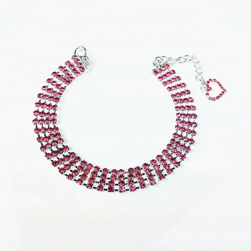 Four-row rhinestone pet collar with heart-shaped chain for dogs and cats in white colour