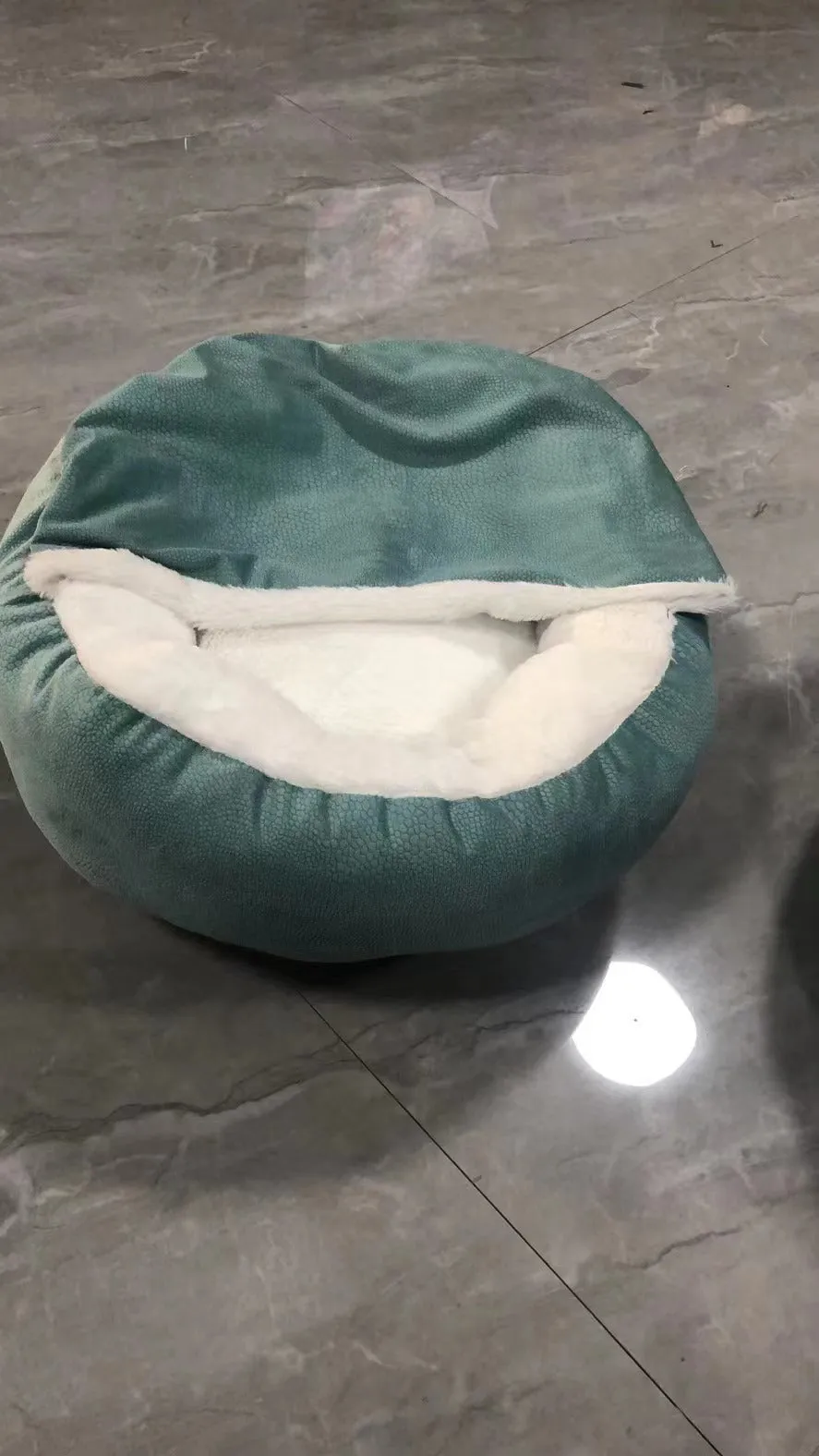 Classic quilt pet bed cover in suede and plush with 60x60x18cm size
