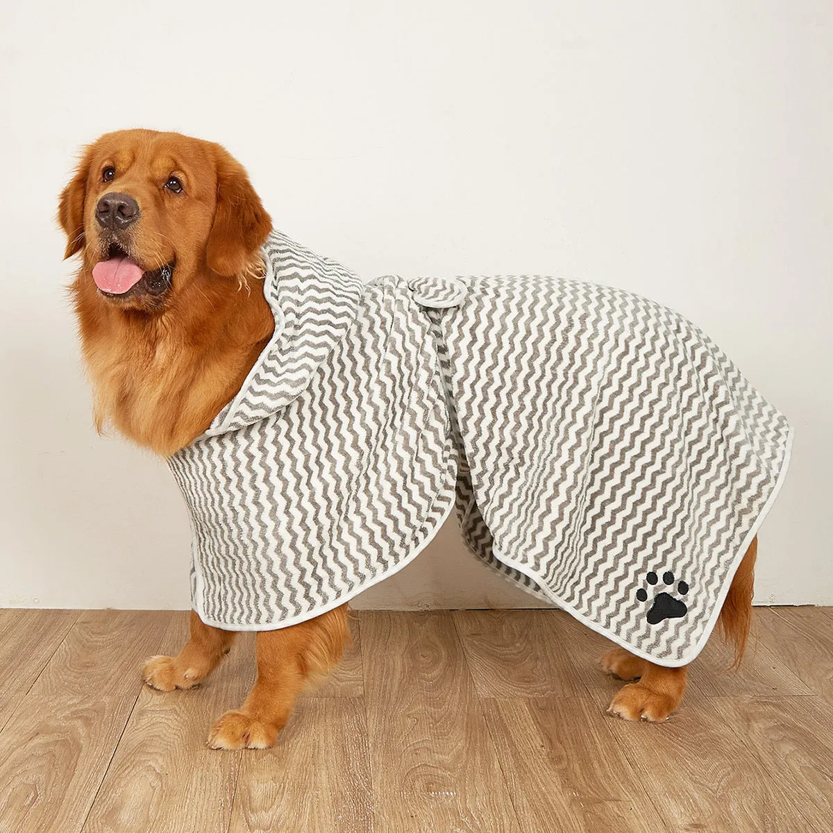 Grey microfiber pet bathrobe towel for dogs and cats with belt, size M, on a white background