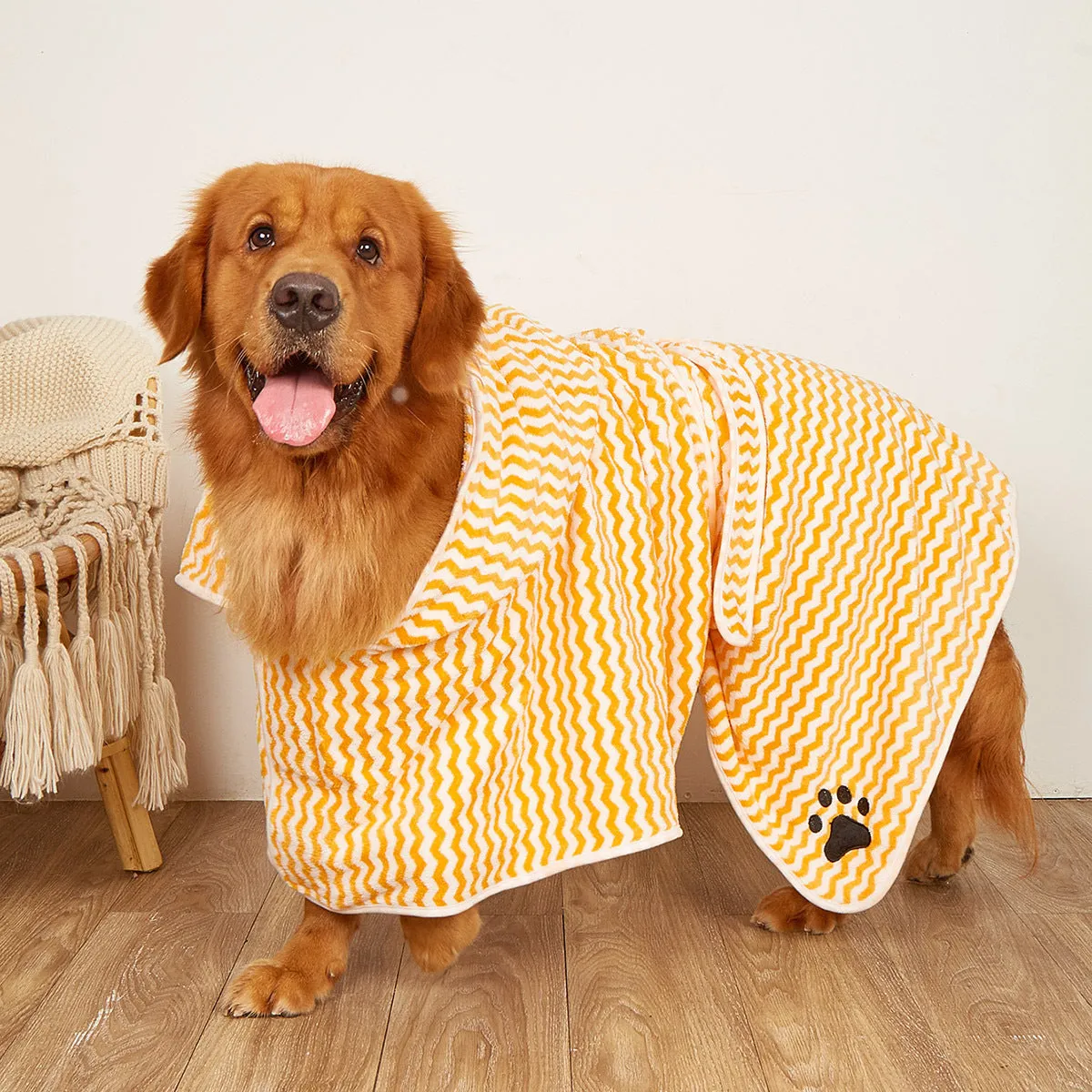 Grey microfiber pet bathrobe towel for dogs and cats with belt, size M, on a white background