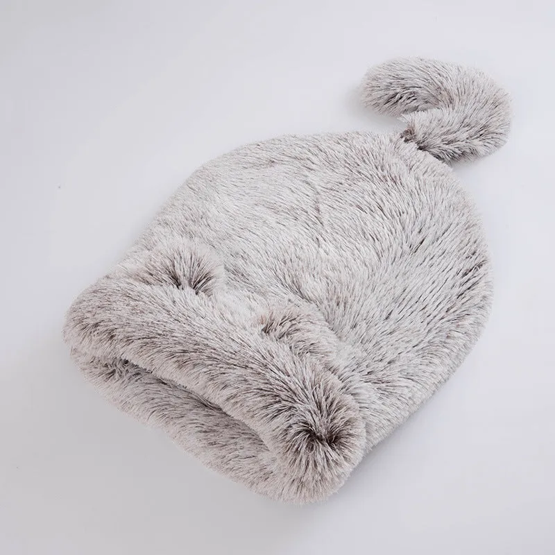 Plush round cat sleeping bag in grey+white offering a warm semi-enclosed pet nest with soft cloth finish