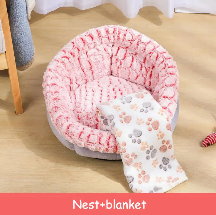 Round grey pet bed with soft PV velvet surface and non-slip dot plastic bottom, for cats and dogs