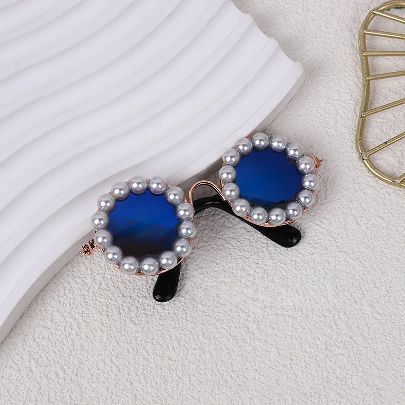 Pearl-rimmed round sunglasses for cats and dogs in multiple colours and sizes