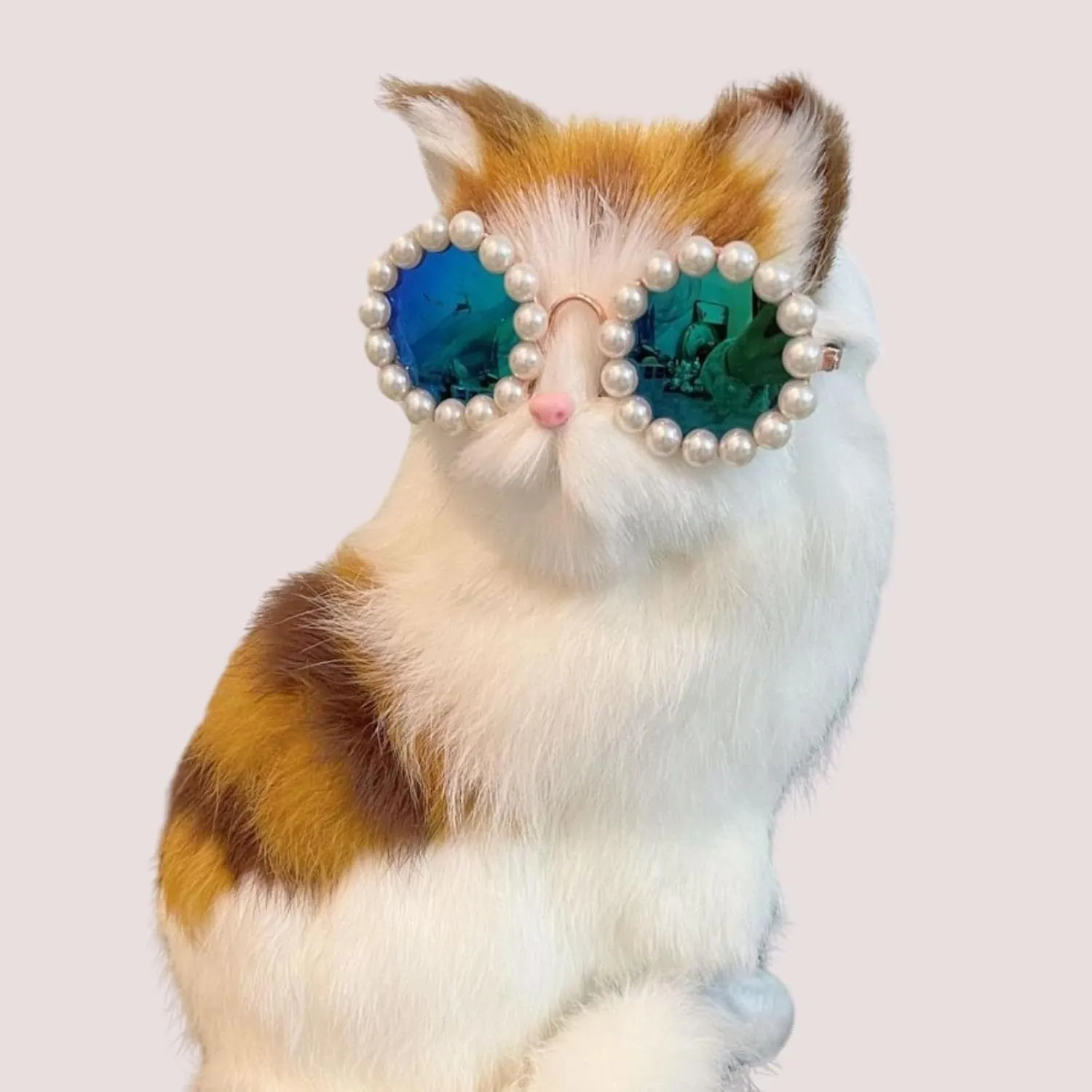 Pearl-rimmed round sunglasses for cats and dogs in multiple colours and sizes