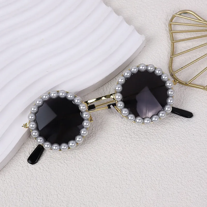 Pearl-rimmed round sunglasses for cats and dogs in multiple colours and sizes