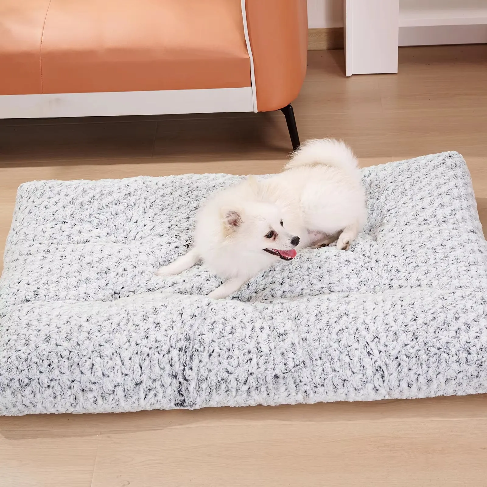 Washable plush dog bed mat in rose velvet with anti-slip bottom, available in sizes S to XXL