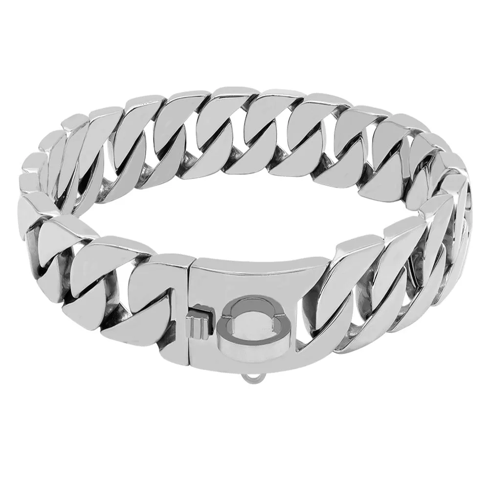 Stainless steel dog chain collar in silver finish, 3mm thickness, 45cm length on a white background