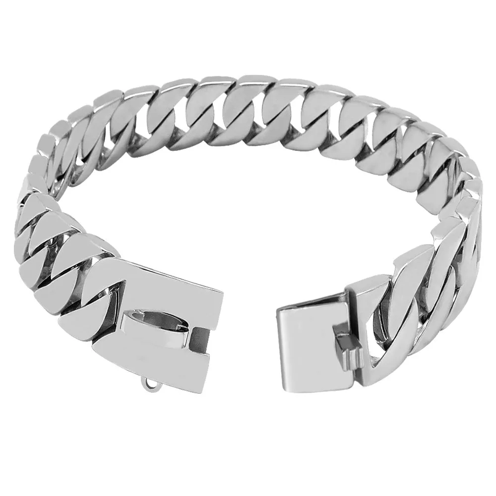 Stainless steel dog chain collar in silver finish, 3mm thickness, 45cm length on a white background