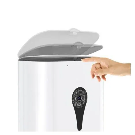 White intelligent automatic pet feeder with 4.5L capacity and wide-angle camera for cats and small dogs