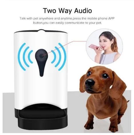 White intelligent automatic pet feeder with 4.5L capacity and wide-angle camera for cats and small dogs