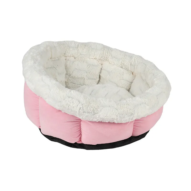 Petal cat mat in grey with raised edge, made from printed plush and imitated suede, measuring 48x49x25cm