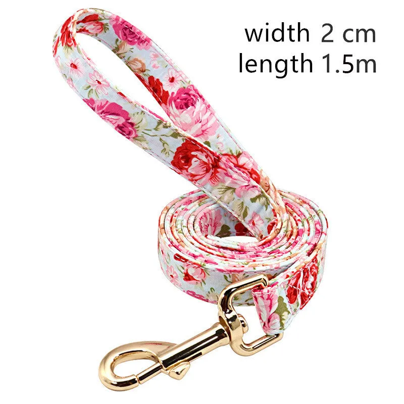 Nylon dog traction rope leash 1.5m x 2cm in small floral beige colour on white background