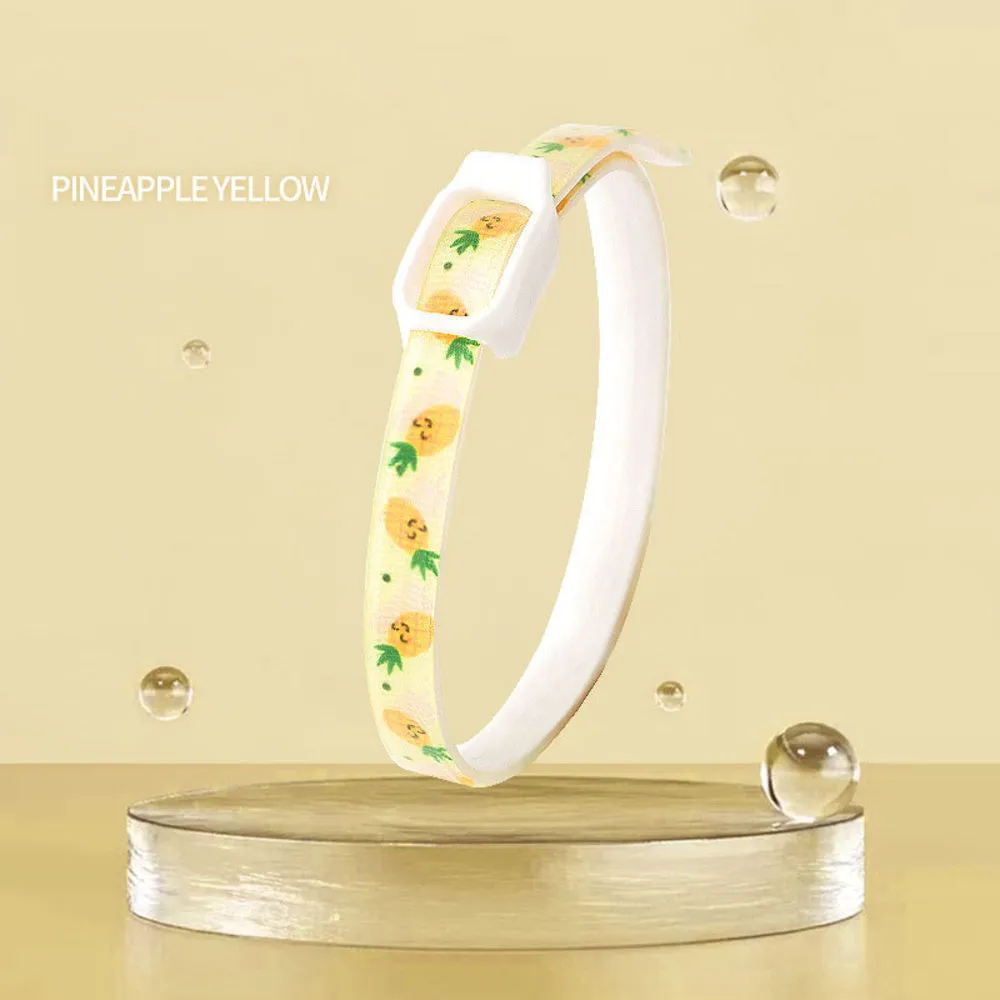 Adjustable pet flea collar for dogs and cats in green, pink, and yellow, sizes S M L