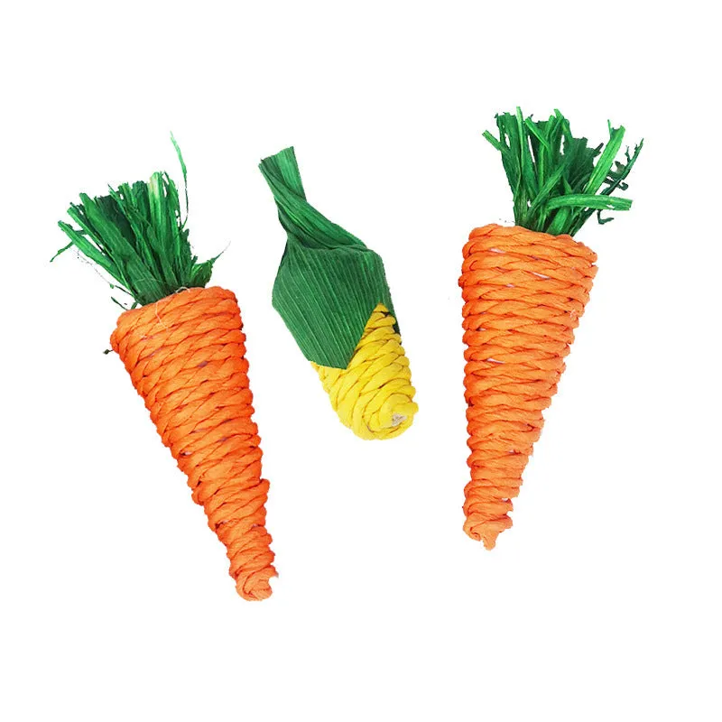 Natural loofah carrot chew toy for hamsters and rabbits, 20cm length, woven texture